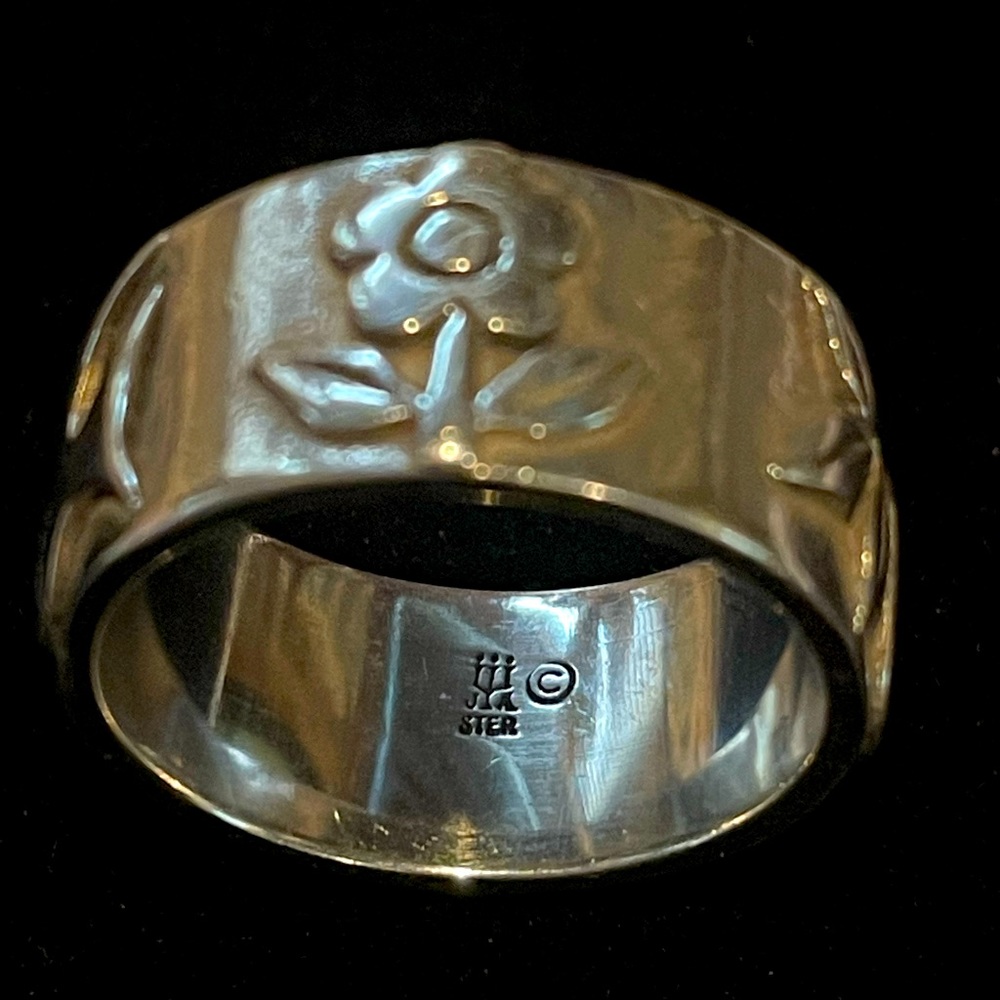 Retired James Avery La Paloma Ring sz 7